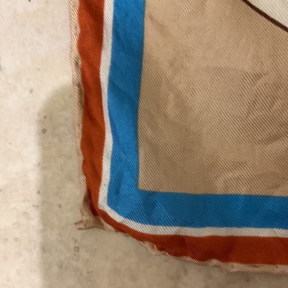 VERA NEUMANN | Vintage silk Mod Scarf - Picture 5 of 8